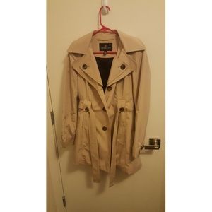 London Fog Trenchcoat/Raincoat